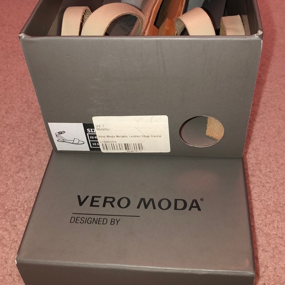 Vero Moda Metallic Leather Strap Sandal - Picture 6 of 10